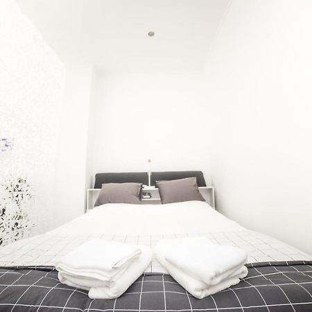 City Centre Hidden Gem! Apartment For Up To 3 People Brüssel Exterior foto